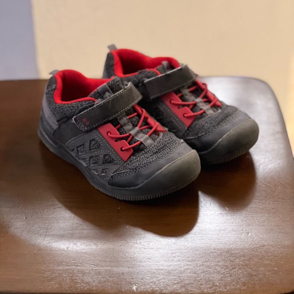 Kids Gray and Red Shoes - Surpize by Stride Rite
